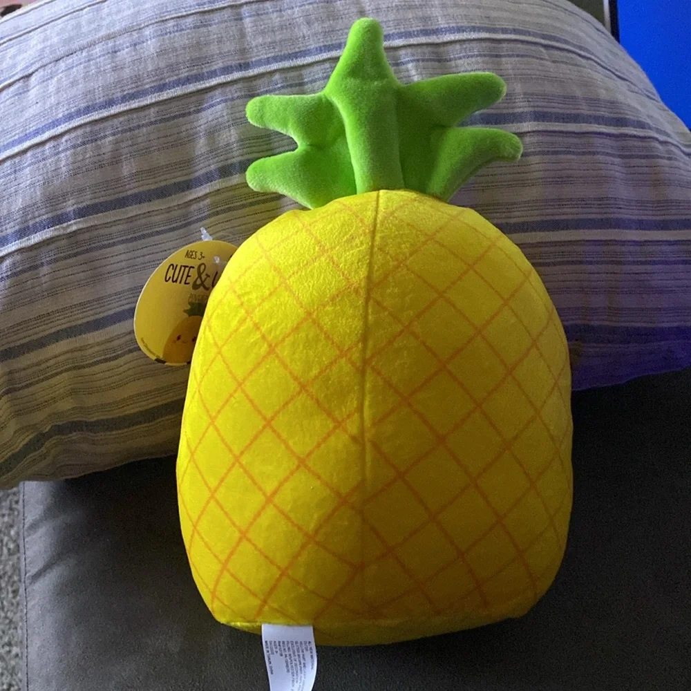 Cute and cuddly pineapple plush - Picture 3 of 4